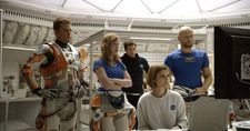 Mark Watney (Matt Damon), Melissa Lewis (Jessica Chastain), Chris Beck (Sebastian Stan), Beth Johanssen (Kate Mara), Alex Vogel (Aksel Hennie)